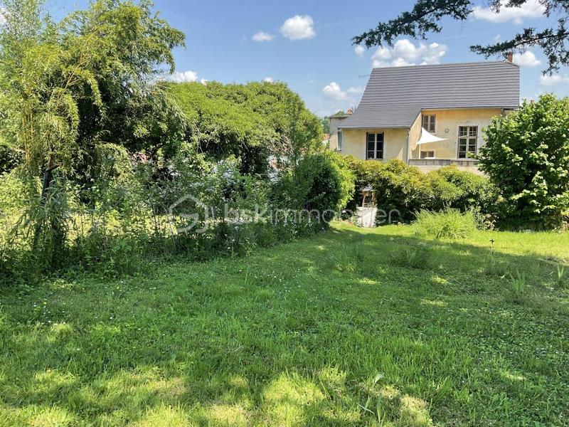 Maison de maîtres - 480 m² - 9 pièces