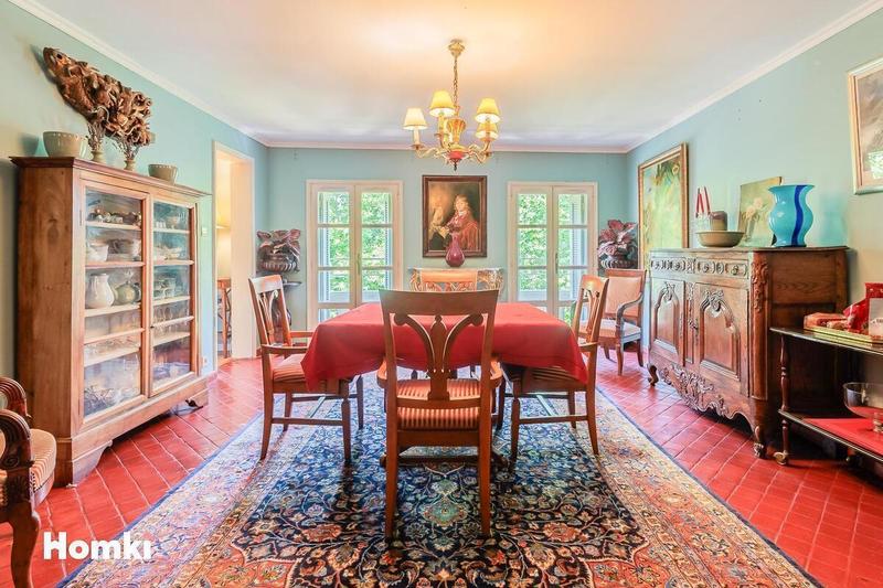 Appartement - 184 m² - 6 pièces