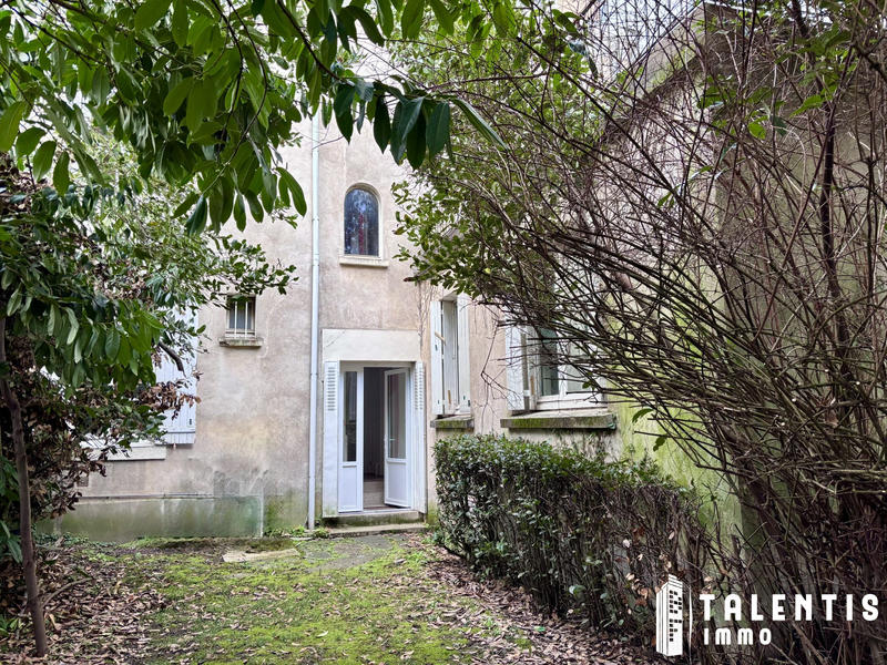 Maison - 209 m² - 12 pièces