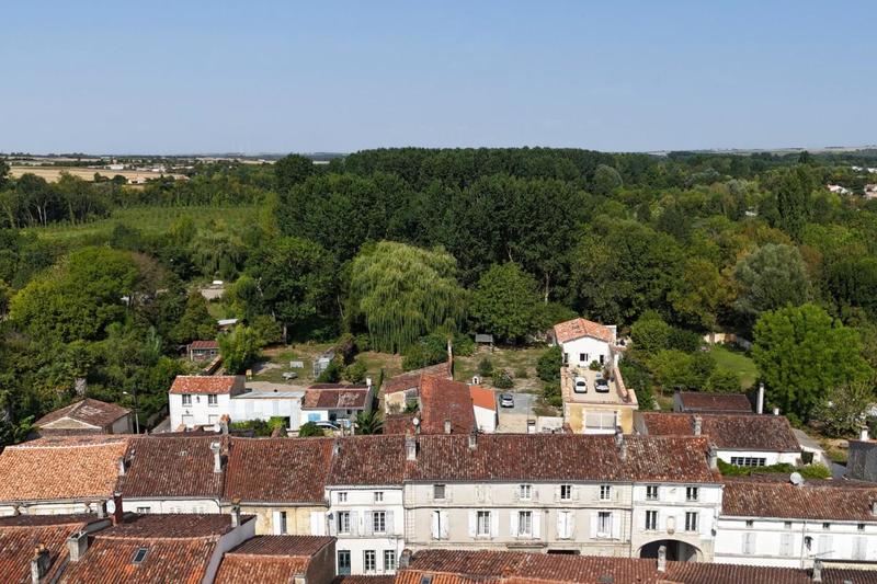 Maison - 210 m² - 10 pièces