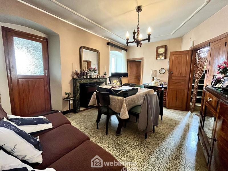 Maison - 172 m² - 9 pièces