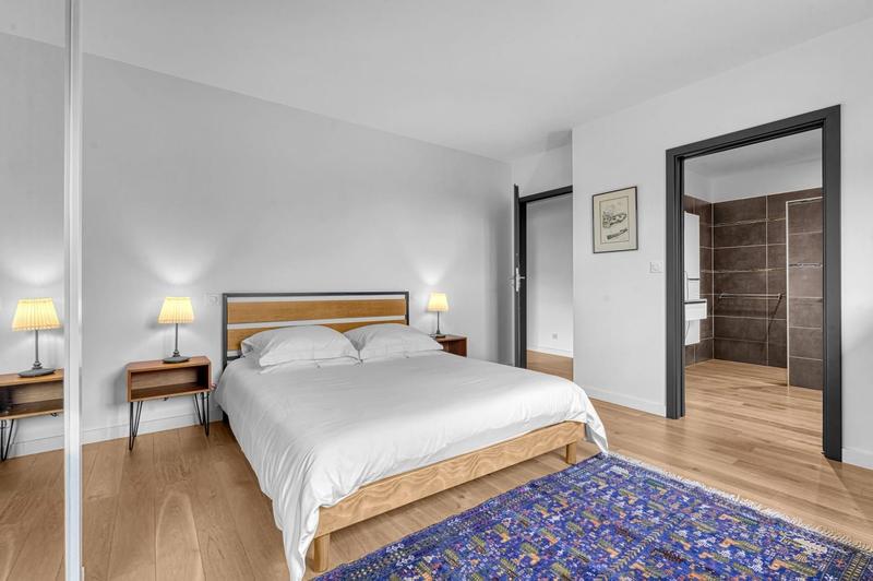 Maison contemporaine - 267 m² - 6 pièces