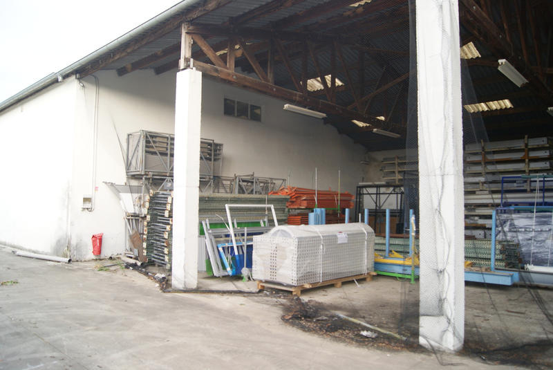 Entrepôt - 1 200 m²