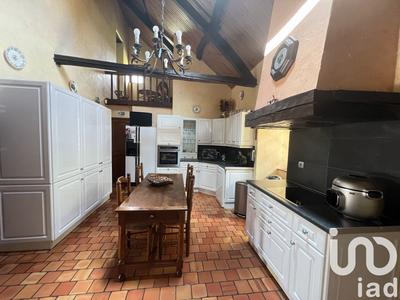 Maison - 275 m² - 10 pièces