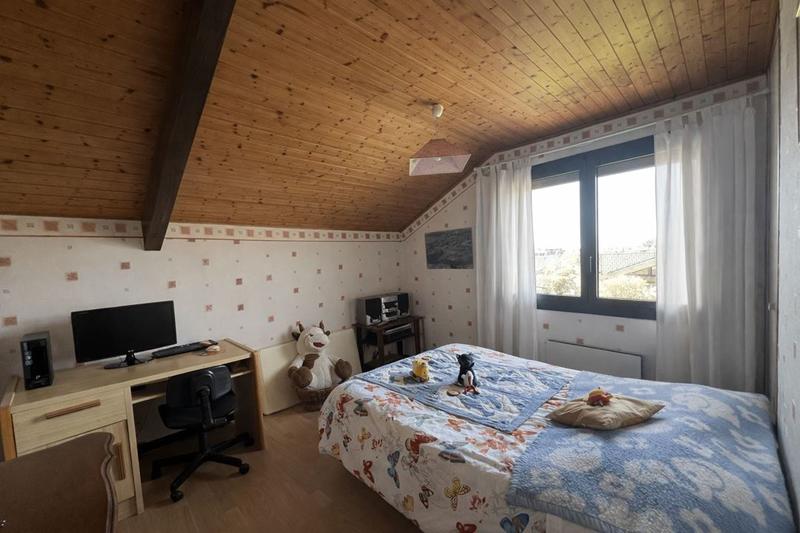 Maison traditionnelle - 219 m² - 7 pièces