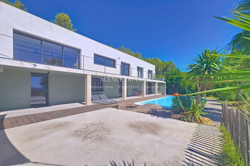 Maison - 215 m² - 6 pièces