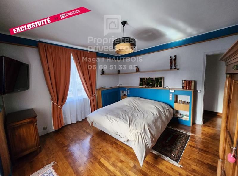 Maison - 184 m² - 9 pièces