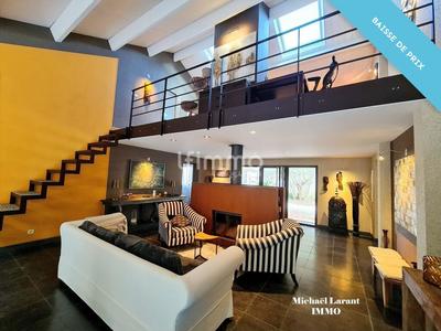 Maison - 484 m² - 7 pièces