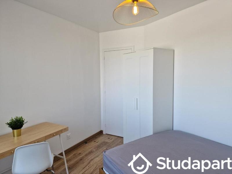 Chambre - 14 m² - 1 pièce