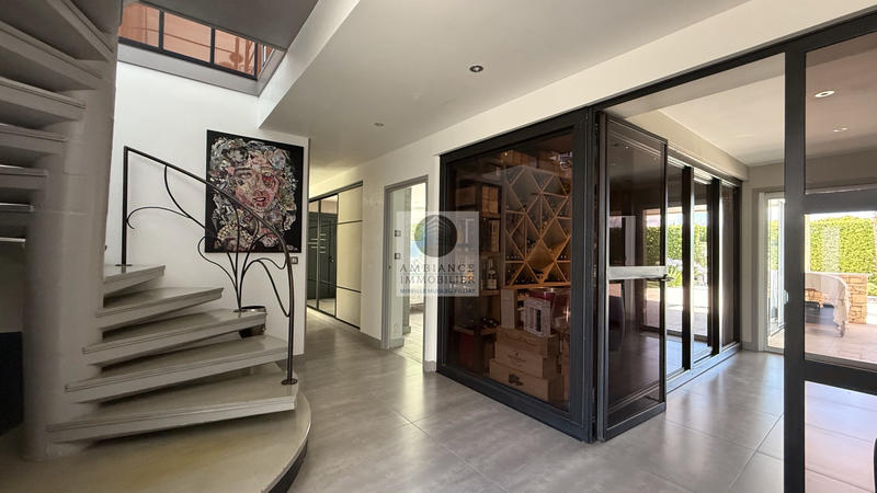 Maison - 257 m² - 7 pièces