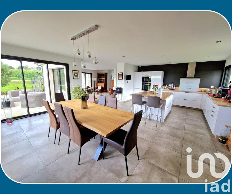 Maison - 175 m² - 10 pièces