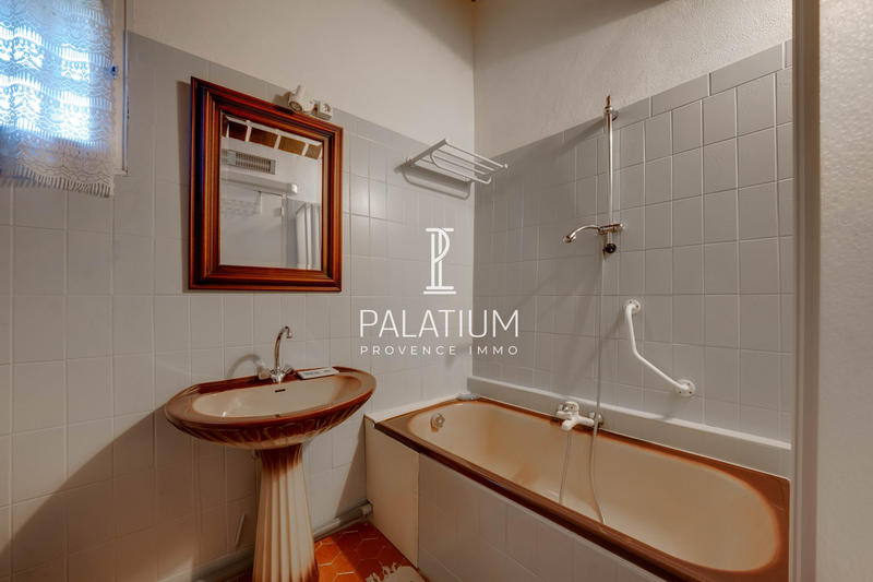 Maison - 284 m² - 12 pièces