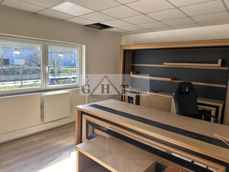 Entrepôt - 1 411 m²