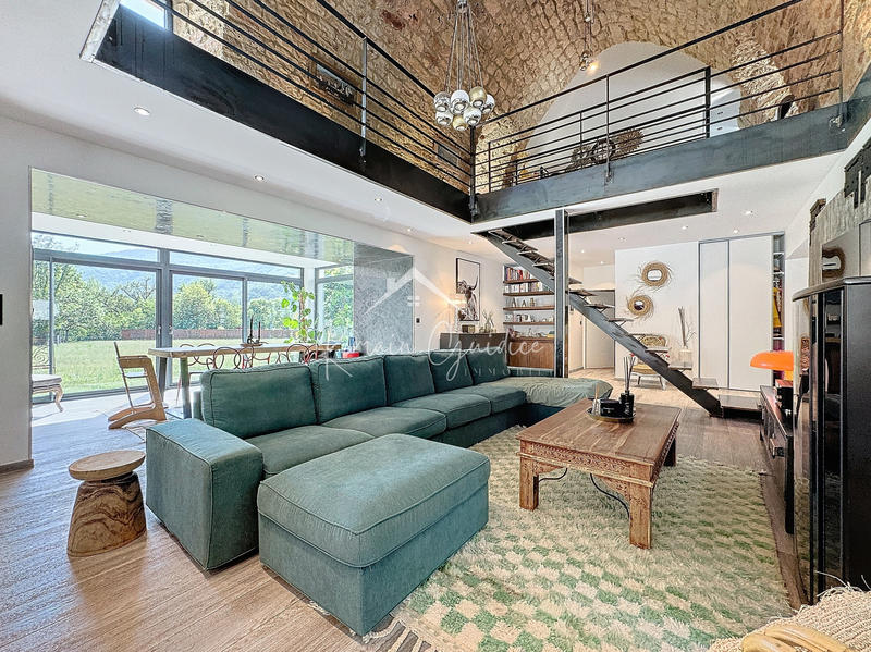 Villa - 196 m² - 5 pièces