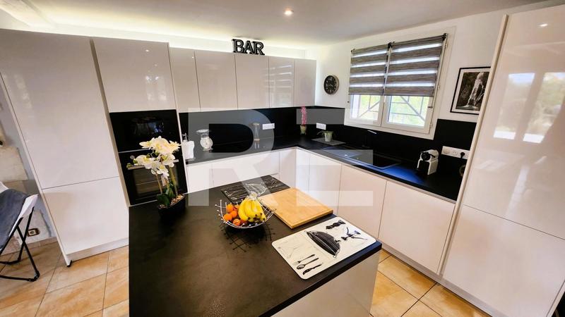 Villa - 163 m² - 6 pièces