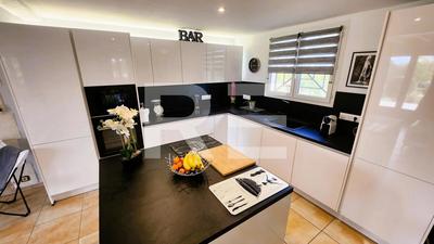 Villa - 163 m² - 6 pièces