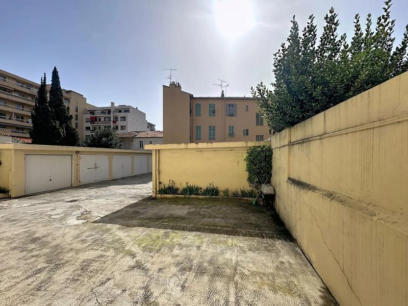 Appartement - 60 m² - 2 pièces