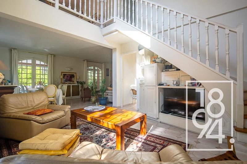 Maison - 192 m² - 7 pièces