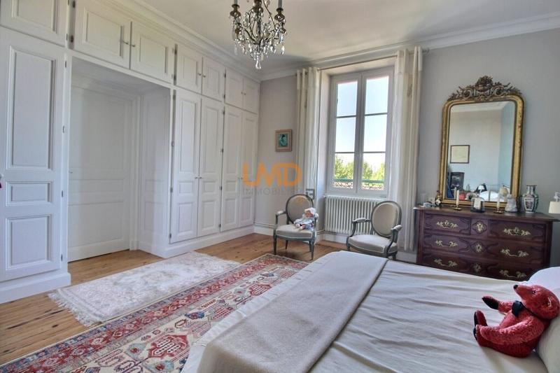 Maison bourgeoise - 217 m² - 6 pièces