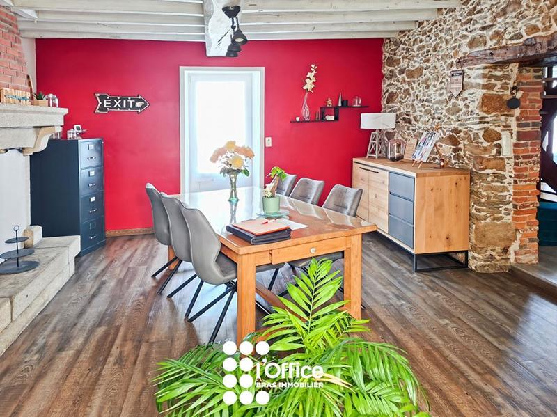 Maison - 299 m² - 11 pièces