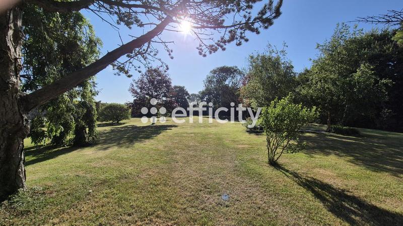 Maison - 495 m² - 14 pièces