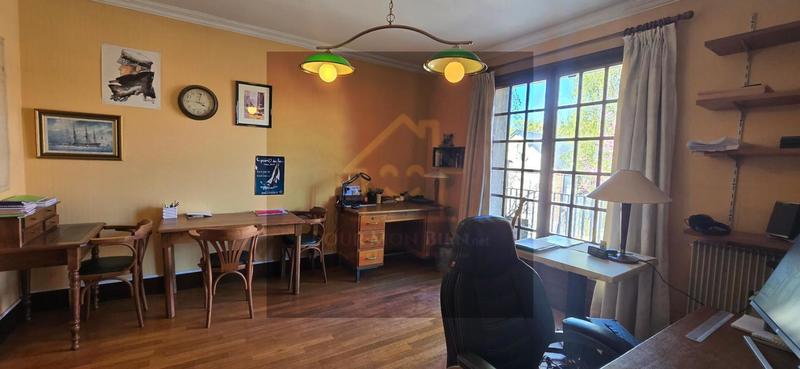 Propriété - 250 m² - 6 pièces