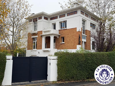 Maison - 217 m² - 7 pièces