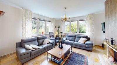 Propriété - 295 m² - 10 pièces