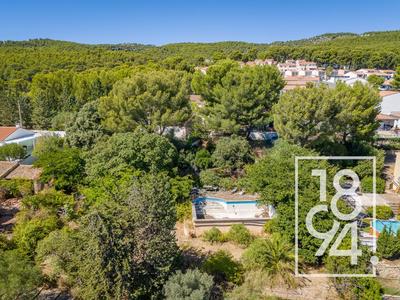 Terrain constructible - 1 000 m²