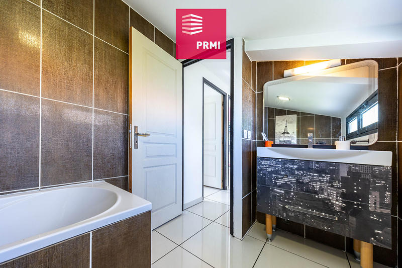 Maison - 147 m² - 6 pièces