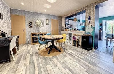 Maison de ville - 215 m² - 9 pièces