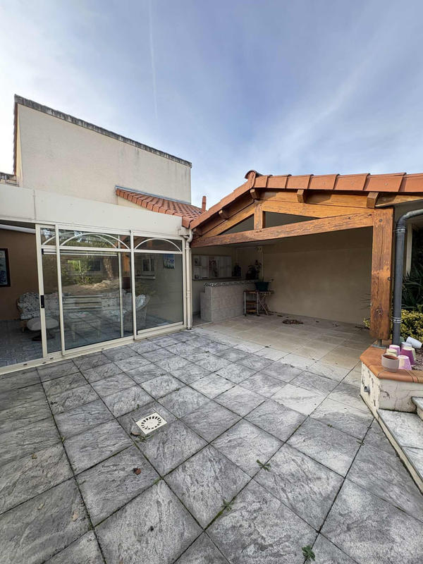 Maison - 219 m² - 6 pièces