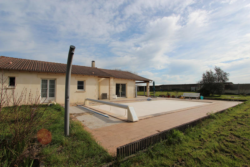 Maison - 282 m² - 11 pièces