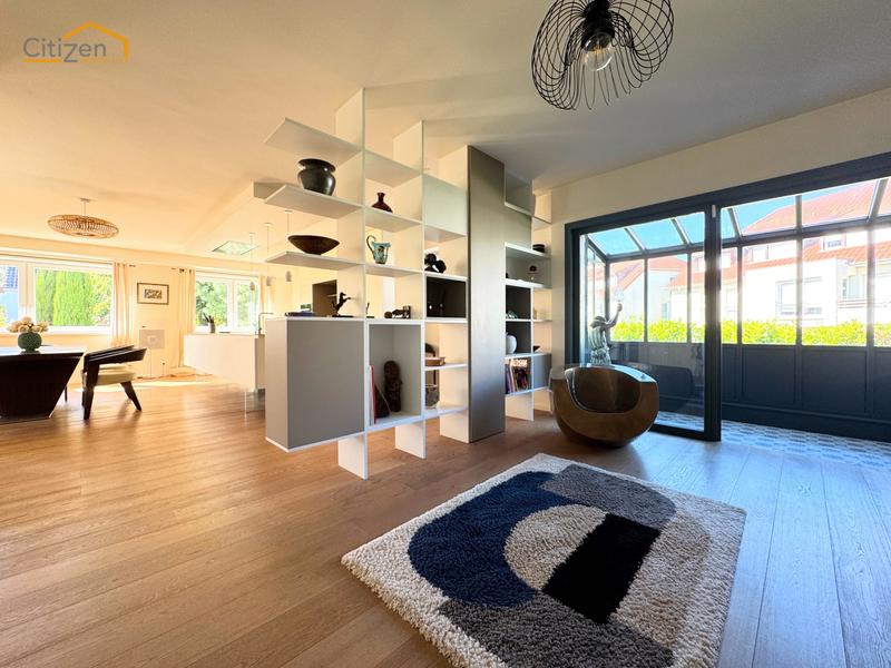 Maison - 200 m² - 6 pièces