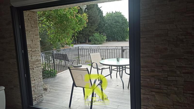 Propriété - 211 m² - 6 pièces