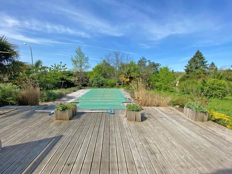 Propriété - 288 m² - 8 pièces