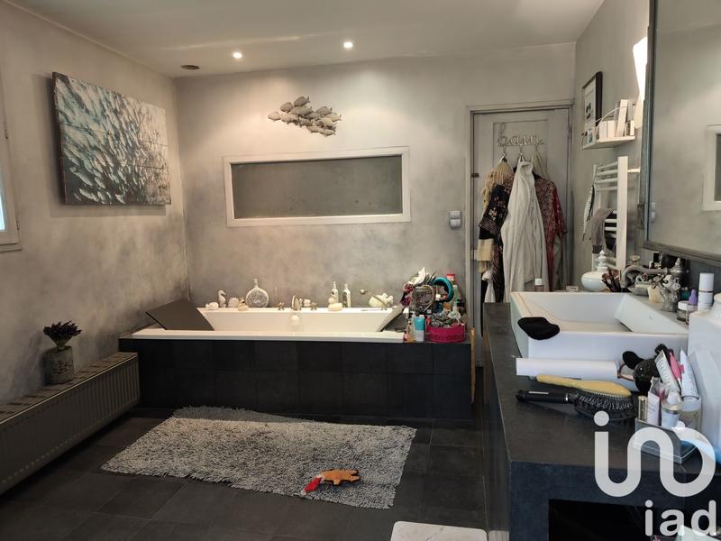 Maison - 463 m² - 13 pièces