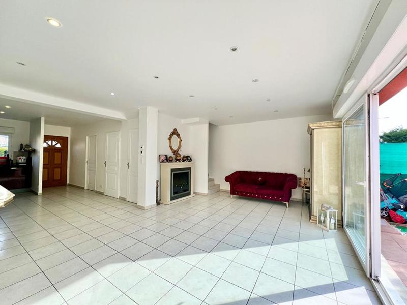 Maison - 98 m² - 5 pièces