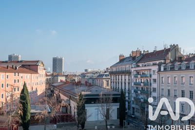 Appartement - 60 m² - 2 pièces