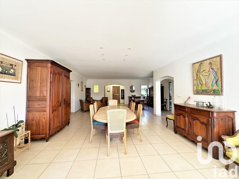 Maison - 210 m² - 8 pièces