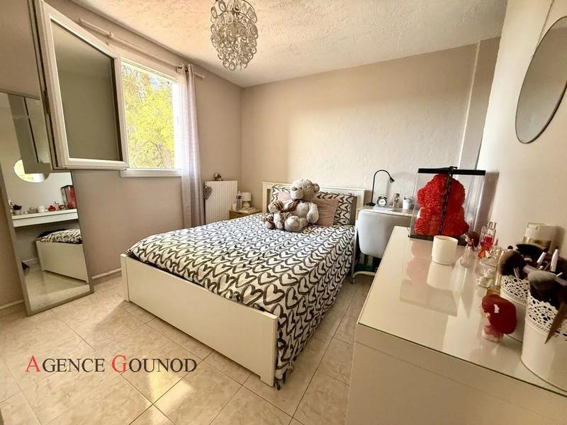 Maison - 91 m² - 5 pièces