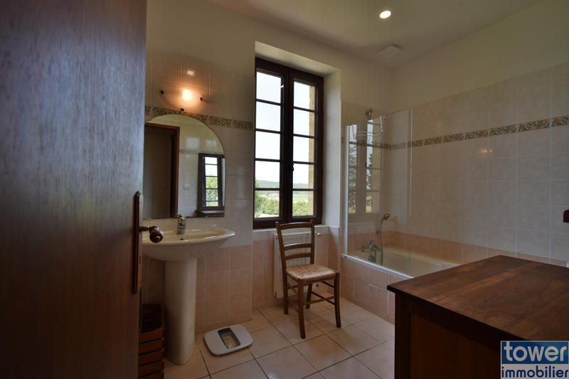 Propriété - 289 m² - 11 pièces