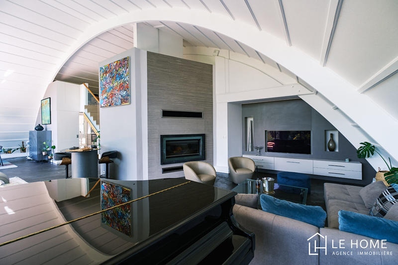 Maison - 260 m² - 7 pièces