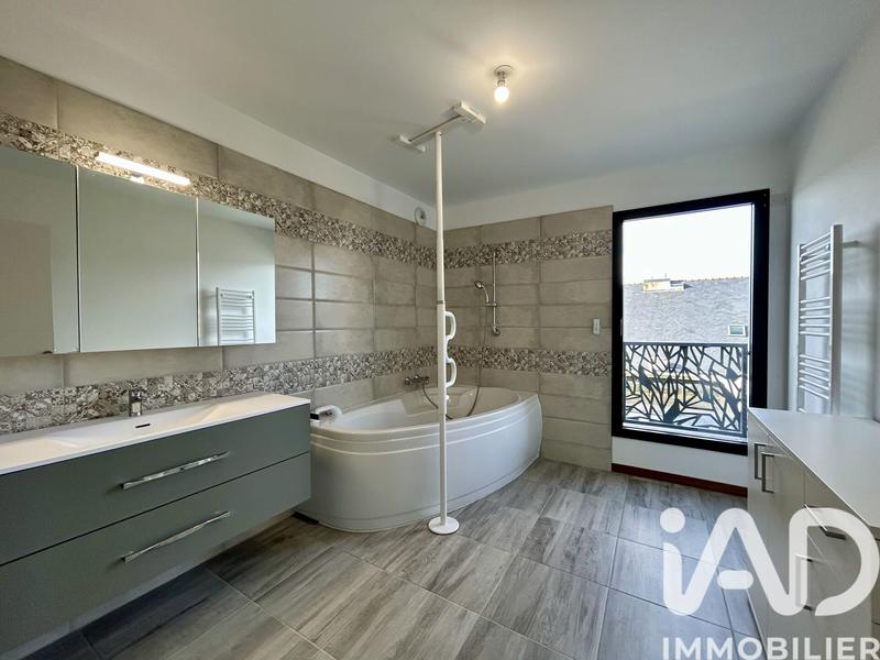 Appartement - 153 m² - 6 pièces