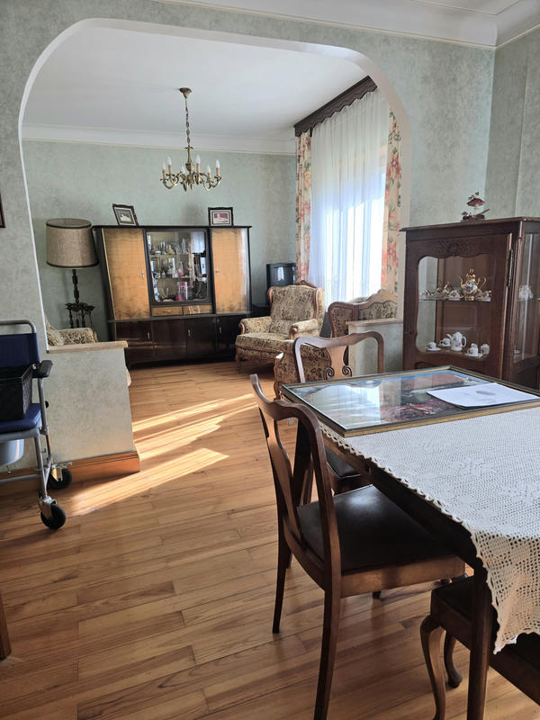 Maison - 185 m² - 8 pièces