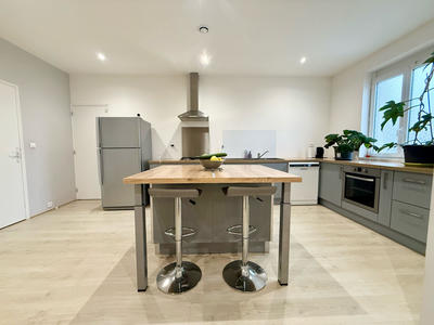 Maison - 276 m² - 8 pièces