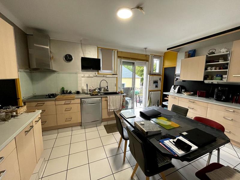 Maison - 380 m² - 16 pièces