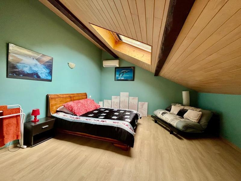 Maison - 313 m² - 9 pièces