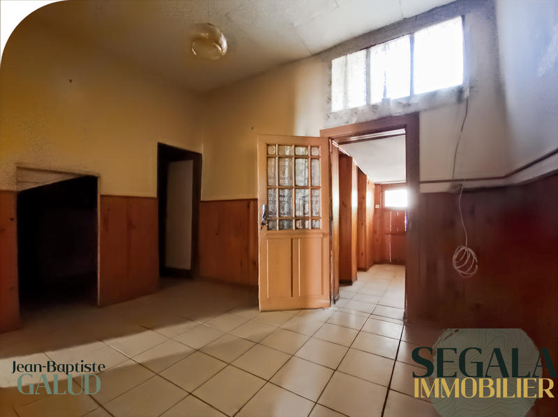 Maison - 220 m² - 8 pièces