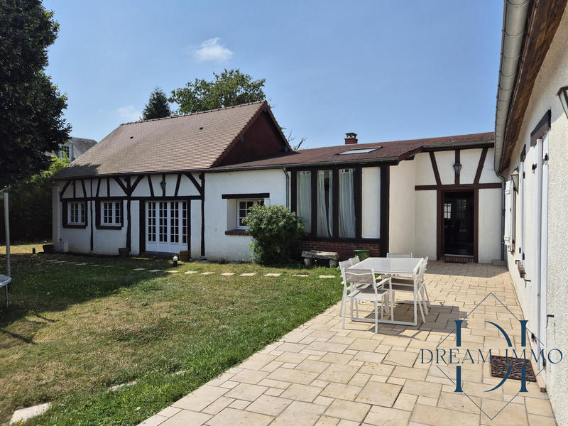 Maison - 270 m² - 10 pièces